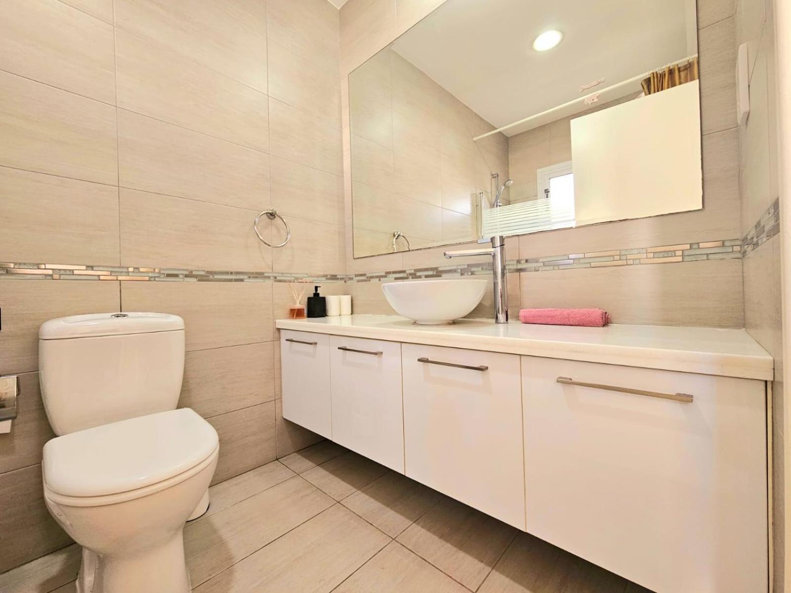 1bd Apartment *